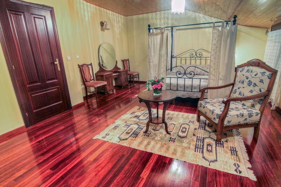 Os Areeiros Turismo Rural & Bodega Санта-Кристина-де-Кобрес Номер фото